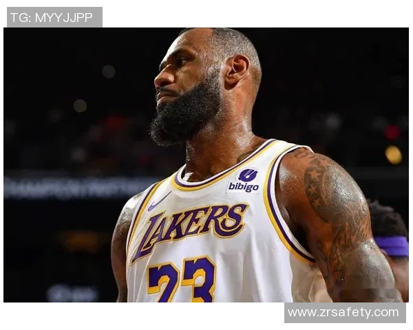 詹姆斯领导湖人队在榜首迎来胜利